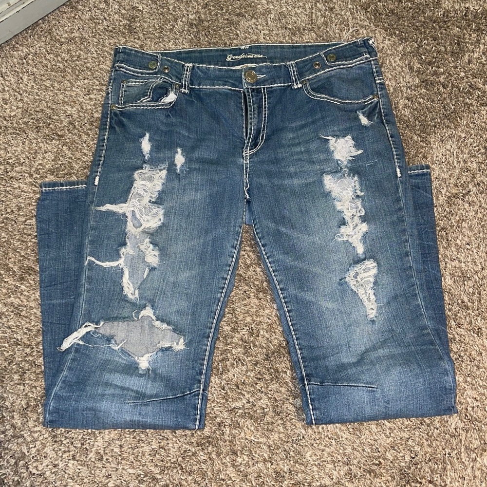 Women’s Distressed Jeans
